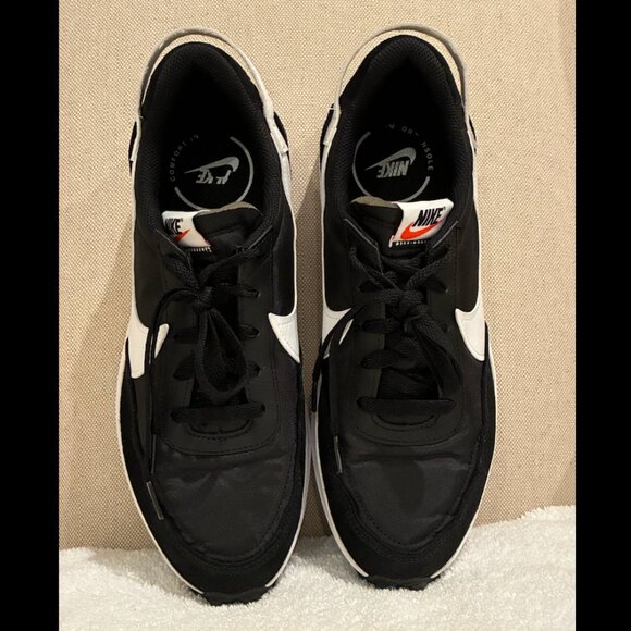 Nike Waffle Debut Sneaker / 10.5M / Black/White - Picture 6 of 9